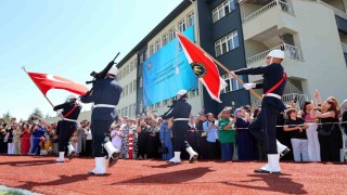 Vali Çiçek, 31inci Dönem Polis Meslek Eğitim Merkezi Mezuniyet Törenine katıldı