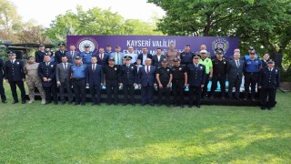 Vali Çicek, Rütbe Terfi ve Ödül Törenine katıldı