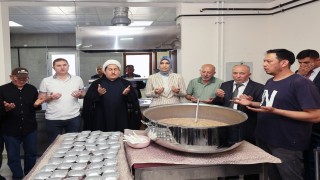 Vali Yiğitbaşı aşure ikramında bulundu