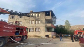 Vanda çatı yangını