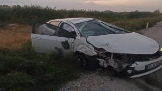 Vanda otomobil ile kamyonet çarptı: 6 yaralı