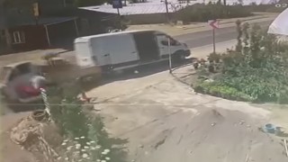 Yalovada 4 aracın karıştığı trafik kazası kamerada