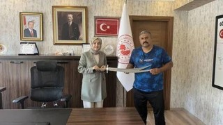 Yangın bölgesinde gönüllü mücadele edenler tebrik