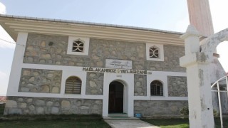 Yangın çıkan cami büyük hasar aldı, Kuran-ı Kerimler zarar görmedi