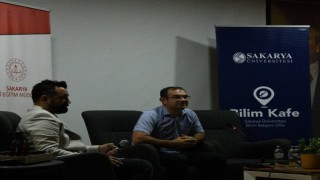 Yapay zekanın eğitimcilerin yerini alma ihtimali SAÜde konuşuldu