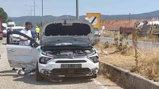 Yasaklı madde bulunduran araç, polisi peşine taktı, lastikleri patlatılarak durduruldu