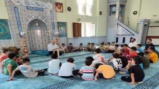 Yaz Kuran Kursları ile hem öğreniyor hem de eğleniyorlar