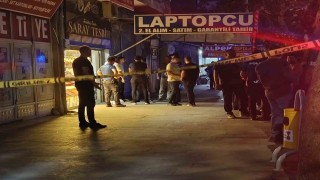 Yemek yerken çıkan tartışmada karısını öldürdü