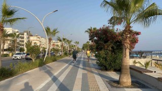 Yeni aldığı bisikletle şarkı söyleyerek denize gitti, çalınınca küfrederek yaya döndü