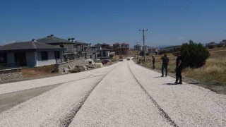 Yeni yerleşim alanlarında asfaltlama çalışması yapılıyor