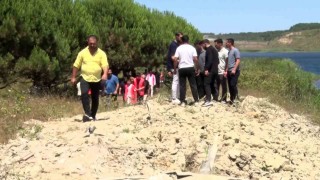 Yeşilel Derneği, İBBnin hafriyat döküm sahası ilan ettiği Mavi Gölde eylem yaptı