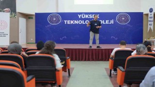 Yüksek Teknoloji Koleji koordinatörü Dr. Başaran, yapay zeka eğitiminin müfredata eklenmesini değerlendirdi
