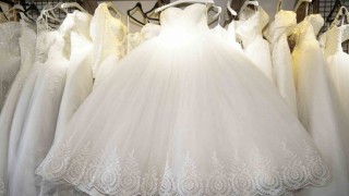 Yunusemre Belediyesinin gelinlik mağazası hizmeti sürüyor