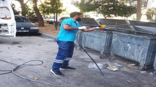 Yunusemrede çöp konteynerleri dezenfekte ediliyor