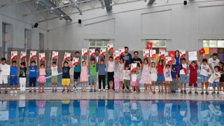 Yüzme ve Tenis Eğitimlerini Tamamlayan Kursiyerlere Sertifikaları Verildi