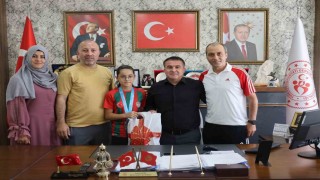 Zümra Ağdağdan Türkiye ikincisi oldu