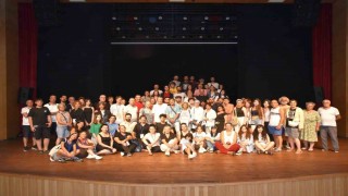 12. Tiyatro Köyü sakinleri tiyatronun duayenleri ile buluştu