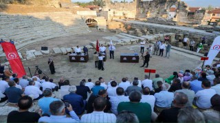 2 bin 300 yıllık amfide meclis toplantısı