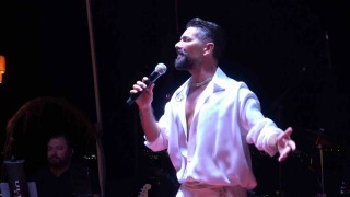 20 yıl sonra ilk sahneye çıktığı mekana geri döndü