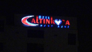 33 yaşındaki kadın mide ameliyatı sonrası öldü, aile hastaneyi bastı