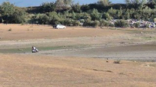 43 yıldır sulama yapılan gölet kurudu