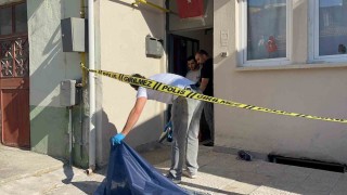56 yaşındaki adam yaşadığı evin önünde ölü bulundu