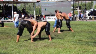 700 pehlivan Beyağaç Hüseyin Çokal Güreşlerinde er meydanının tozunu attırdı