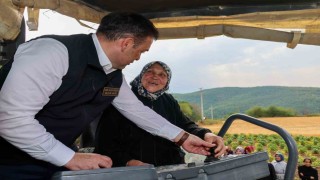 76 yaşında ilk kez vali gördü Fevziye teyzenin heyecanı gülümsetti