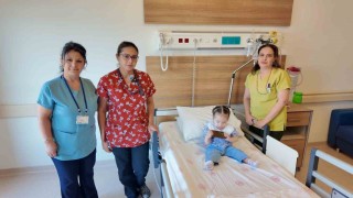 8 aylık bebeğin böbreğinden 15 milimetrelik taş çıktı