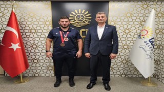 Abdulrefik Öner başpehlivan oldu