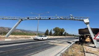 Açık unutulan damper, PTS direğine çarptı