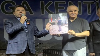 Adalet Bakanı Yılmaz Tunça duygulandıran hediye