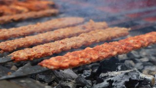Adana Kebabında karbonat, hamur ve ekmek hilesine dikkat
