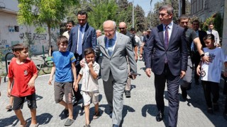 Adana Valisi Köşger, Yaz Kur’an Kursuna Katılan Çocuklarla Buluştu