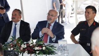Adana Valisi Yavuz Selim Köşger, Seyhan’da Vatandaşlarla Buluştu