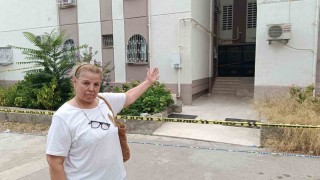 Adanada faciadan dönüldü: 3 katlı apartmanın merdivenleri çöktü