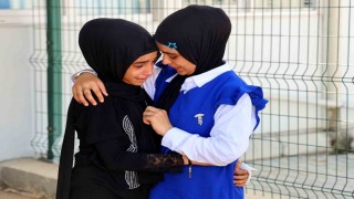 Adanada kampta kalan 160 Suriyeli daha 4 otobüs ve 2 tırla ülkelerine geri döndü