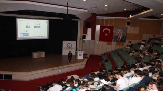 AFADtan üniversite öğrencilerine Temel Afet Farkındalığı Eğitimi