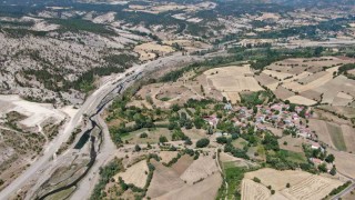 Ağaçlara adanmış ömür: 32 senede binlerce fidan dikti