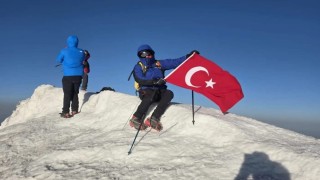 Ağrı Dağı zirvesine 3  Kütahyalı tırmandı