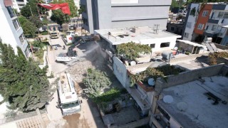 Akdenizde metruk yapılar yıkılıyor