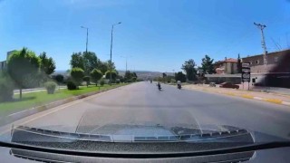 Akrobatik hareketler ile trafiği tehlikeye düşürmüşlerdi, cezadan kaçamadılar