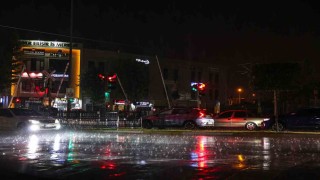 Akşam saatlerinde etkili olan sağanak 45 kilogram yağış bıraktı