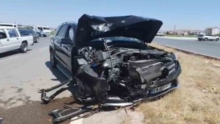 Aksarayda 3 araç çarpıştı, 2si çocuk 5 yaralı