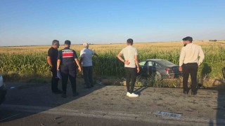 Aksarayda kazada iki otomobil mısır tarlasına savruldu: 7 yaralı