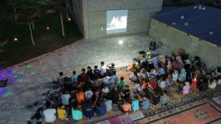 Aksarayda yaz Kuran kursu öğrencilerine açık hava sineması etkinliği