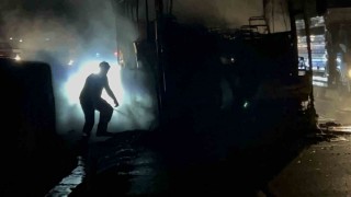 Alevlere teslim olan yolcu otobüsünde korku dolu anlar