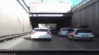 Alkollü sürücü trafiği böyle birbirine kattı