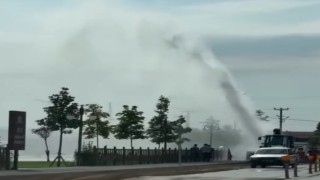 Altyapı çalışmasında su borusu patladı