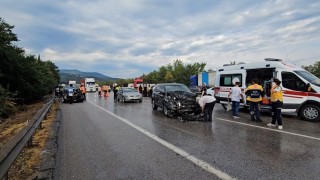 Anadolu Otoyolunda 10 araçlı zincirleme kaza: 10 yaralı
